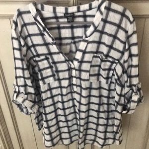 Torrid, Size 3, black & white plaid shirt